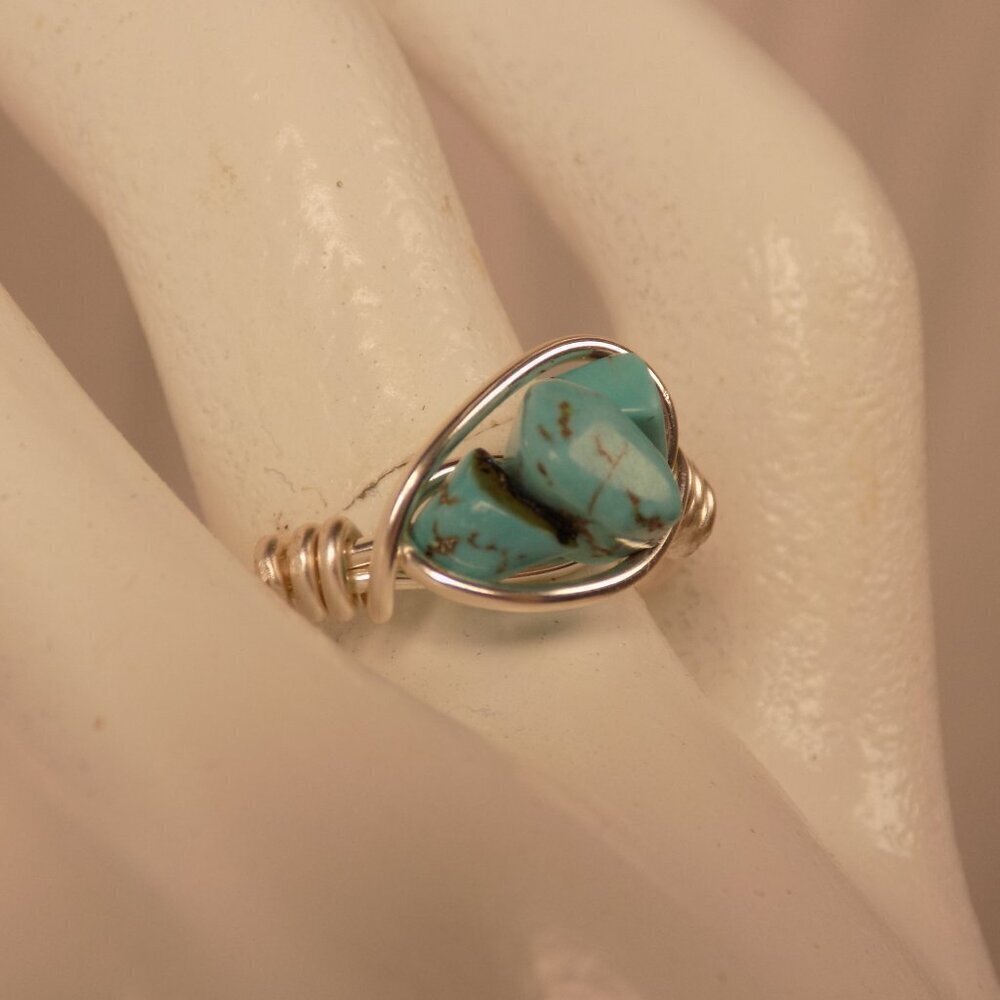 Turquoise stone chip hand wrapped ring size 8.5 - Picture 2 of 6